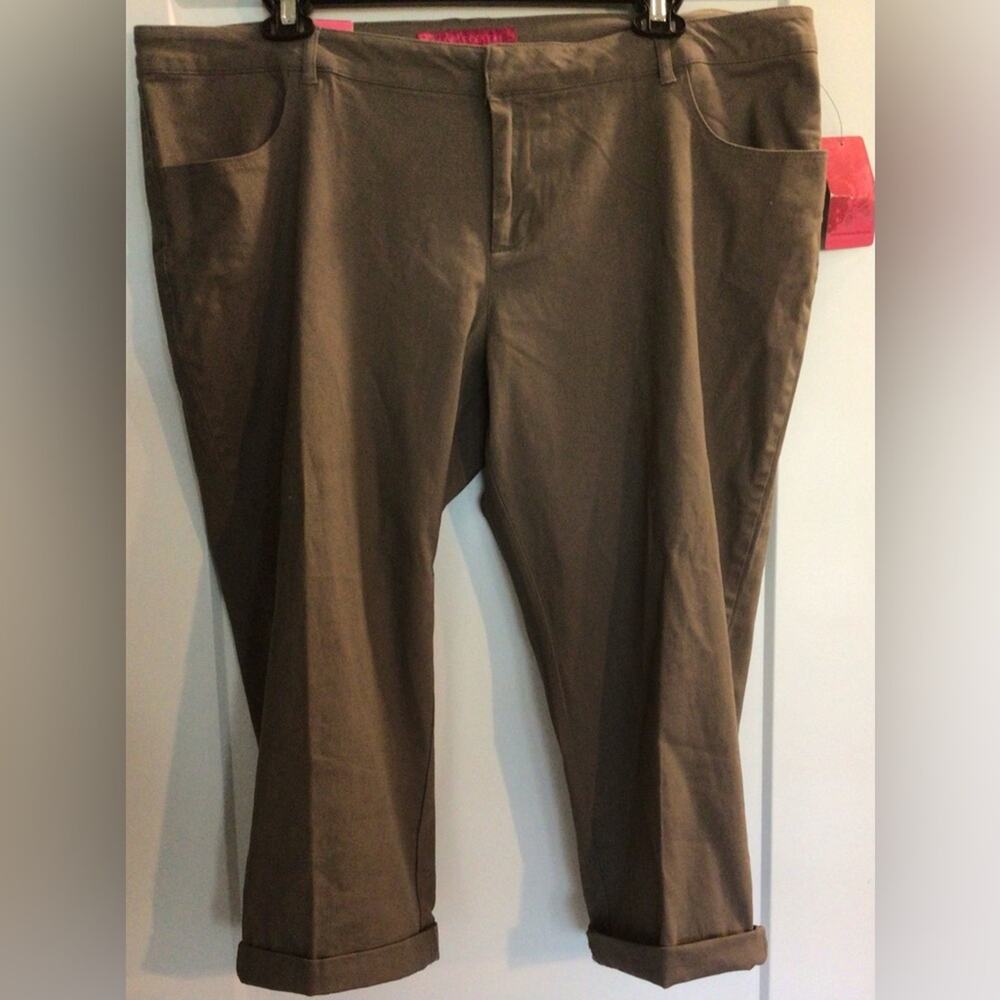 NWT Pure energy brown stretch twill Capri pants size 22